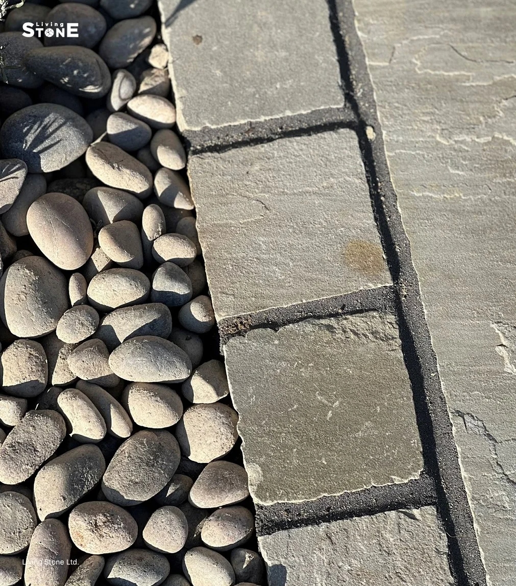 Grey – Natural Sandstone Setts 100x100mm